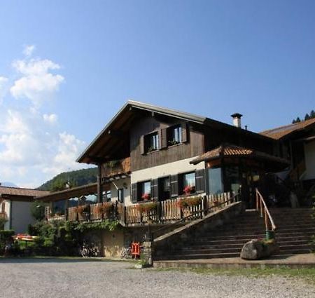 Al Fogolar Hotel Villa Santina Ngoại thất bức ảnh