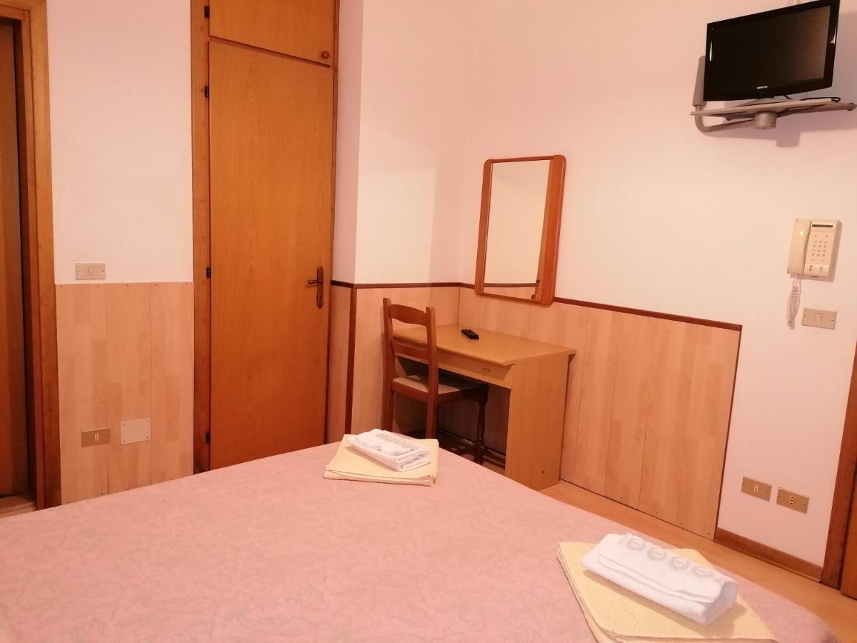 Al Fogolar Hotel Villa Santina Ngoại thất bức ảnh