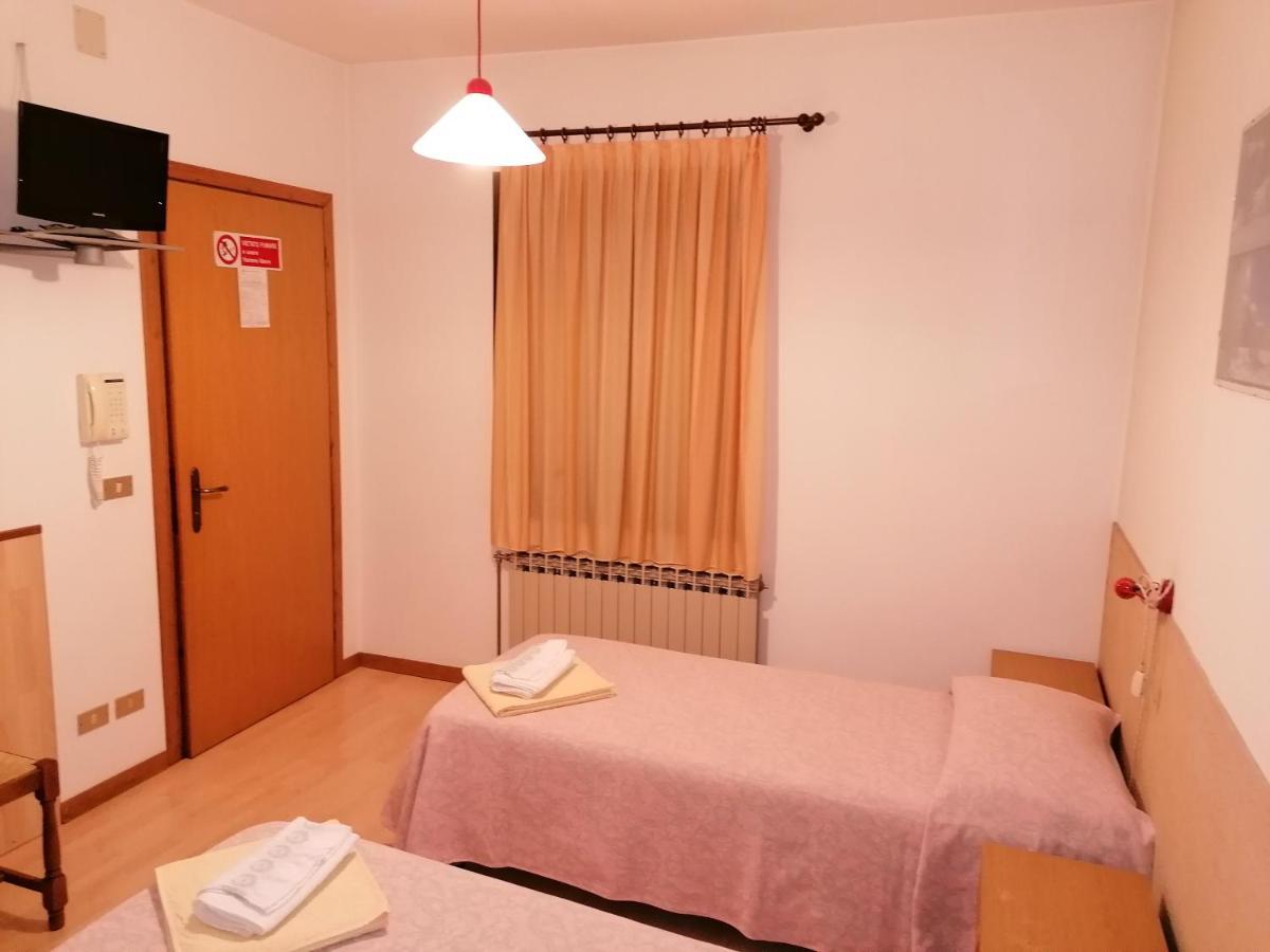 Al Fogolar Hotel Villa Santina Ngoại thất bức ảnh